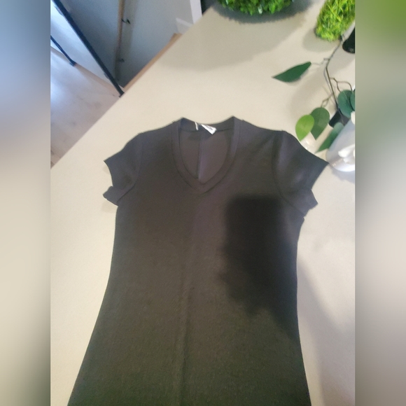 DYNAMITE Superbe robe maxi noire unie à manches courtes - Picture 3 of 6